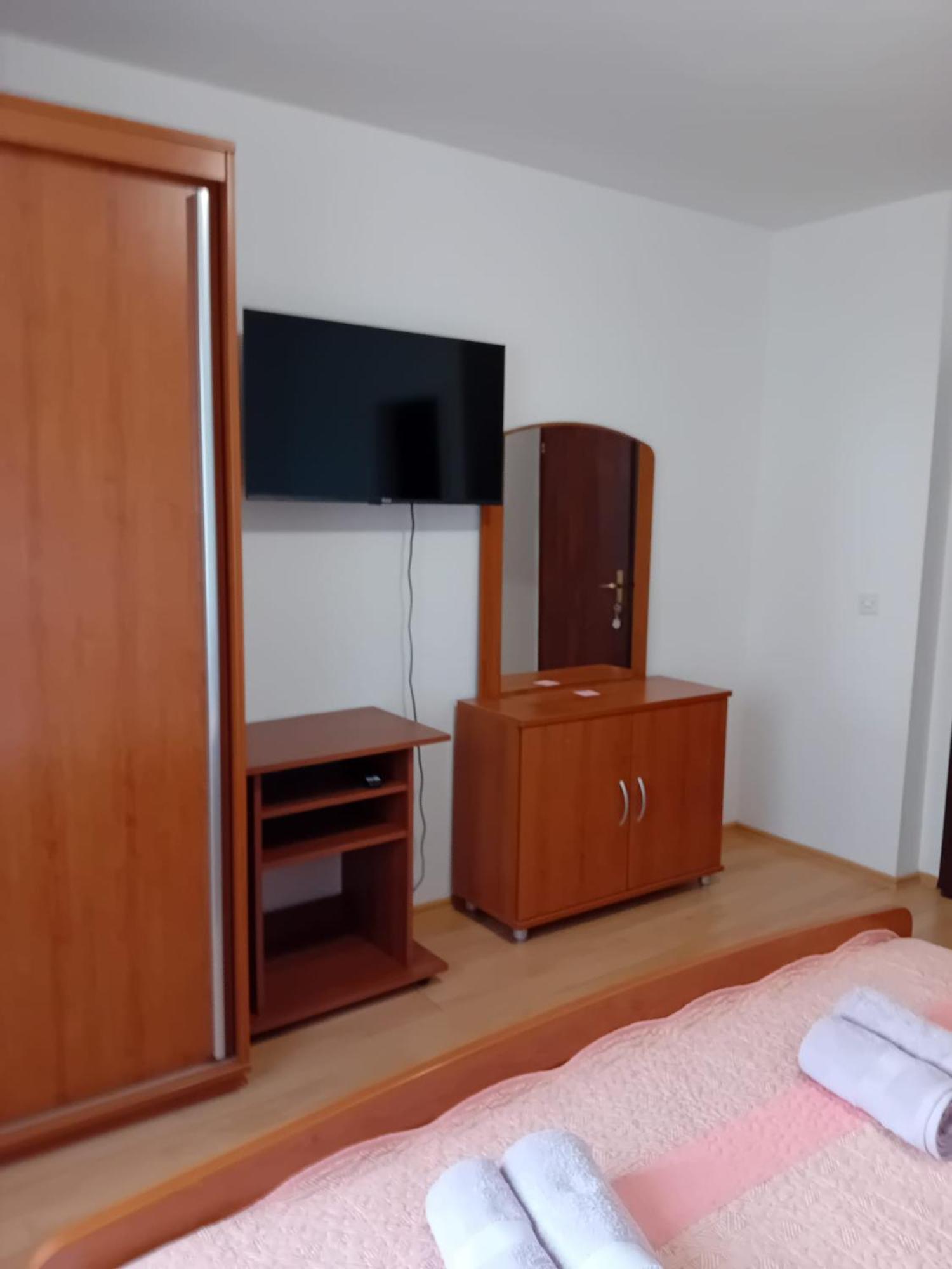 Maria´s Haus Apartment Novigrad  Bagian luar foto